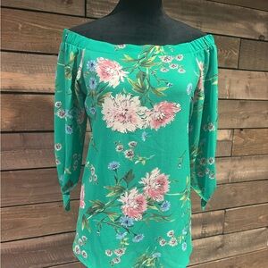 Status by Chenault Floral Green Blouse